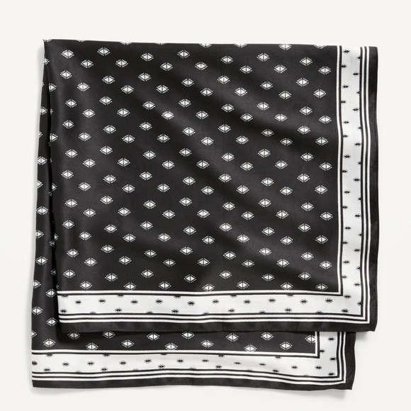 NWT OLD NAVY Printed Bandana-Scarf Color: Cream - Picture 3 of 3